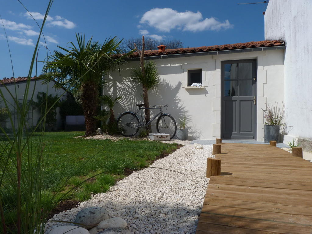 Les Persiennes Hotell Saintes Rom bilde